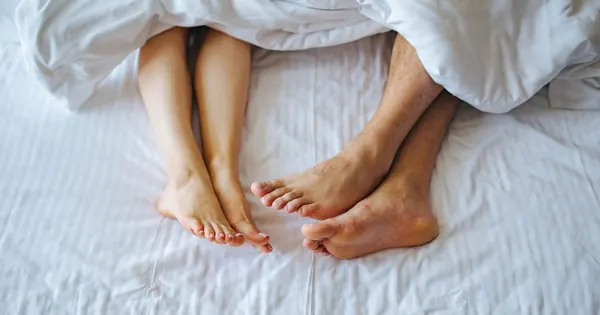 Ny studie: Kvinner sover bedre enn menn